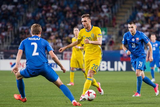 Sveriges Egzon Binaku utmanar Slovakiens Branislav Ninaj
