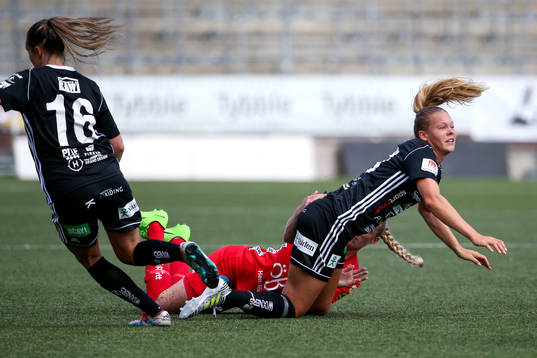Piteås Nina Jakobsson går omkull