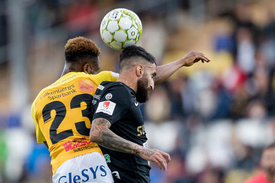 Falkenbergs Enock Kwakwa och Syrianskas Charbel Georges