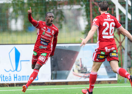 Piteås Moses Duckrell jublar