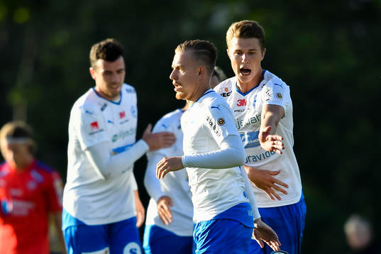 Värnamos Melvin Frithzell jublar