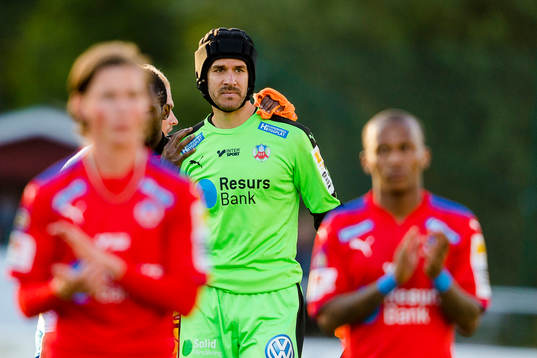 Helsingborgs målvakt Matt Pyzdrowski deppar