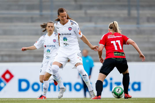 Rosengårds Lotta Schelin och LB07s Lina Salmi