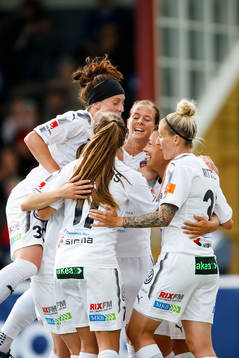 Rosengårds spelare jublar
