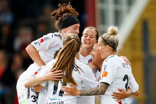 Rosengårds spelare jublar