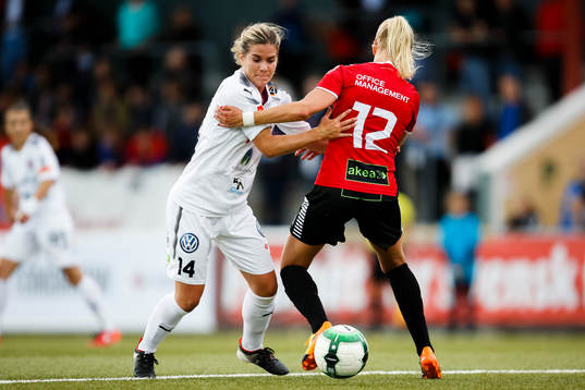 Rosengårds Hanna Folkesson och LB07s Nellie Lilja