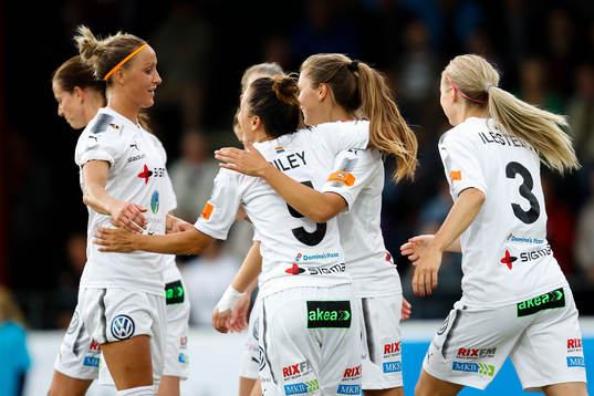 Rosengårds spelar jublar