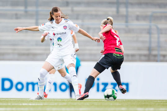 Rosengårds Lotta Schelin och LB07s Iina Salmi