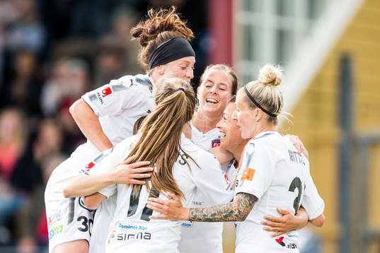 Rosengårds spelare jublar