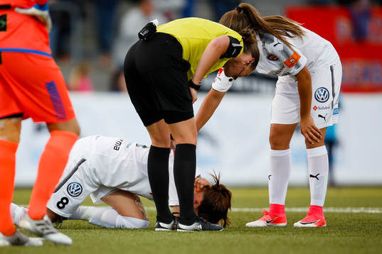 Rosengårds Lotta Schelin har ont