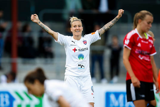 Rosengårds spelare jublar