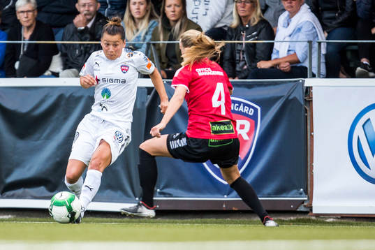 Rosengårds Alexandra Lowe Riley och LB07s Elin Björklund