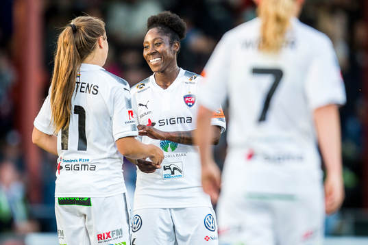 Rosengårds Anita Asante jublar