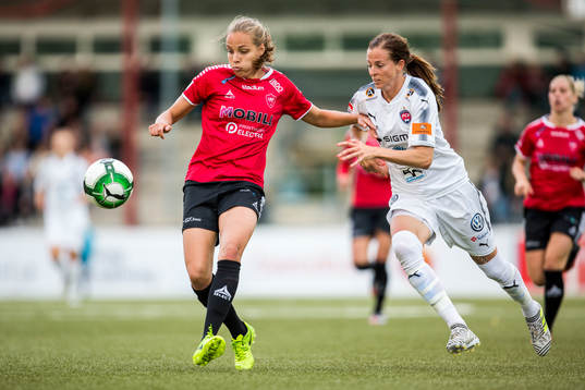LB07s Anna Björk Kristjánsdóttir och Rosengårds Lotta