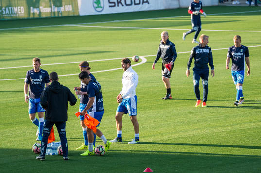 IFK Göteborgs spelare före en träningsmatch i fotboll