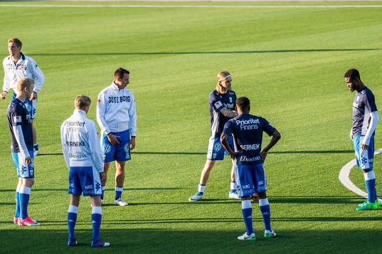 IFK Göteborgs spelare före en träningsmatch i fotboll