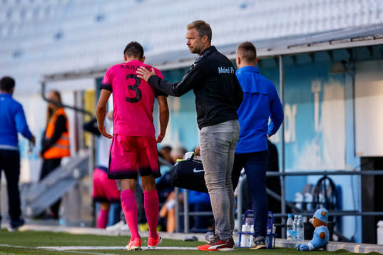 Zagrebs Fran Karacic och Malmö FFs tränare Magnus Pehrsson
