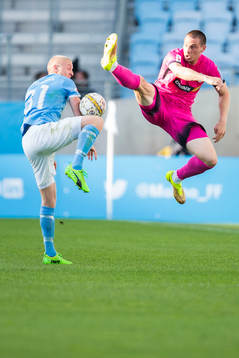Malmö FFs Franz Brorsson i duell