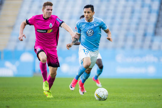 Zagrebs Matrko Babic och Malmö FFs Yoshimar Yotún