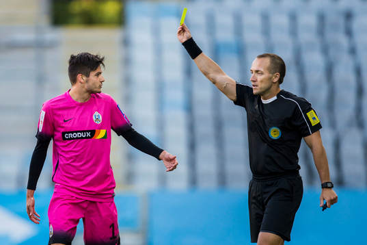 Zagrebs Kristijan Lovric varnas av domare Kaspar Sjöberg
