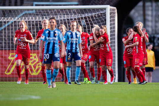 Örebros spelare jublar