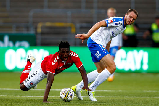 Pristinas Basit Abdul Khalid och Norrköpings Jon Gudni