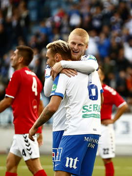 Norrköpings Kalle Holmberg och Linus Wahlqvist jublar