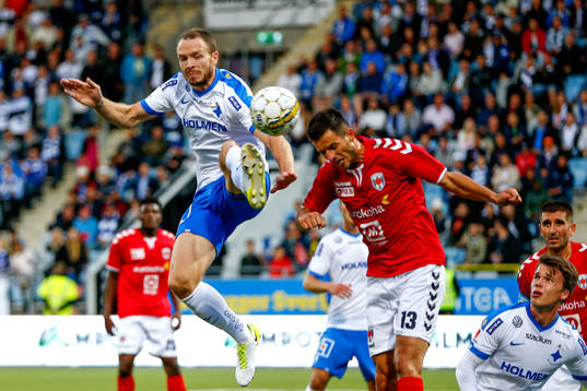 Norrköpings Jon Gudni Fjoluson och Pristinas Liridon Leci