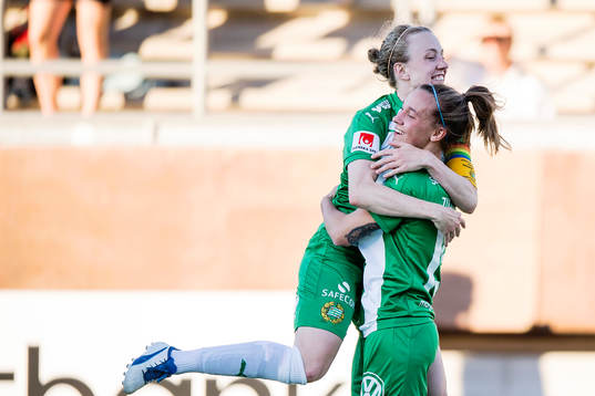 Hammarbys Julia Zigiotti Olme jublar