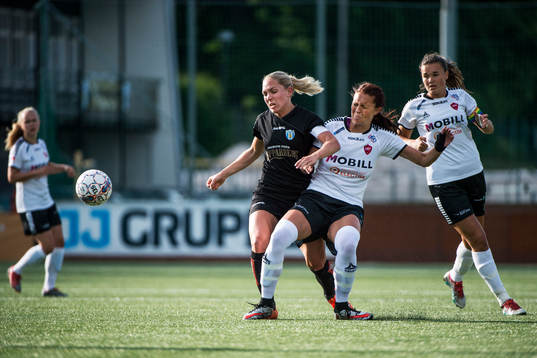 Göteborgs Elin Rubensson och LB07s Elin Björklund