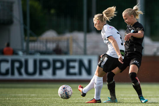 LB07s Malin Winberg och Göteborgs Nathalie Persson