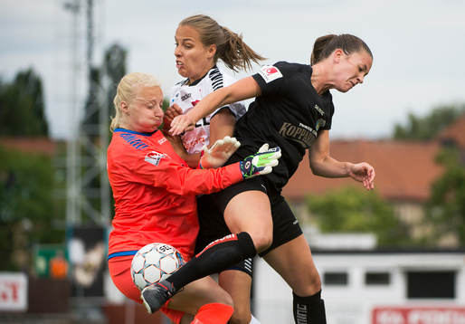 LB07s målvakt Josephine Frigge, Anna Björk