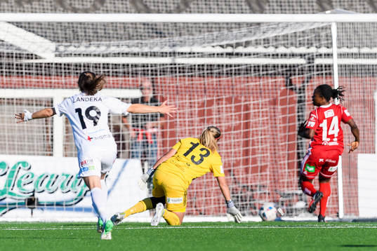 Rosengårds Iva Landeka jublar