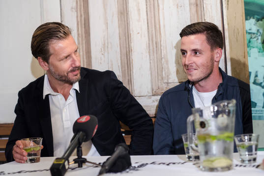 Hammarby sportchef Jesper Jansson och nyförvärvet Jeppe