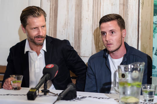 Hammarby sportchef Jesper Jansson och nyförvärvet Jeppe