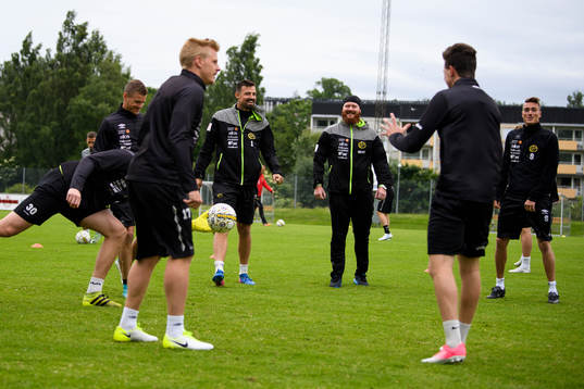 Spelarna värmer upp