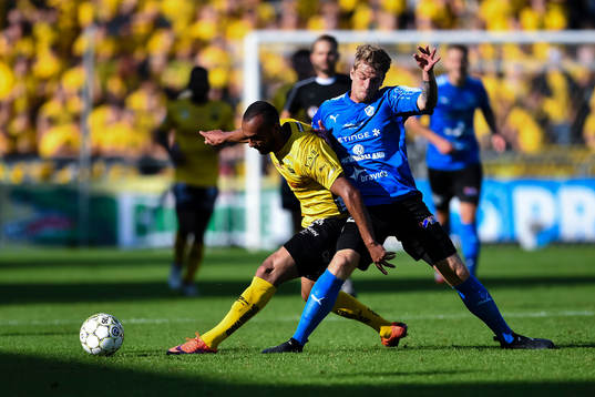 Elfsborgs Issam Jebali och Halmstads Marcus Mathisen
