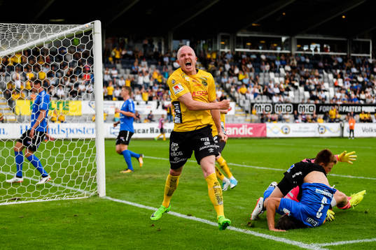 Elfsborgs Simon Lundevall jublar