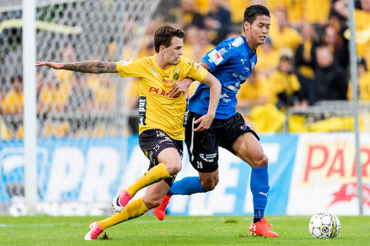 Elfsborgs Rasmus Rosenqvist och Halmstads Kosuke Kinoshita