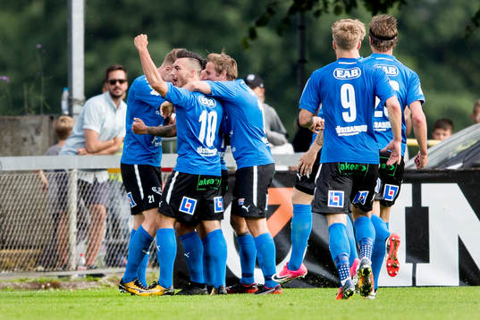 Halmstads spelare jublar