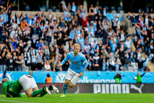 Malmö FFs Oscar Lewicki jublar