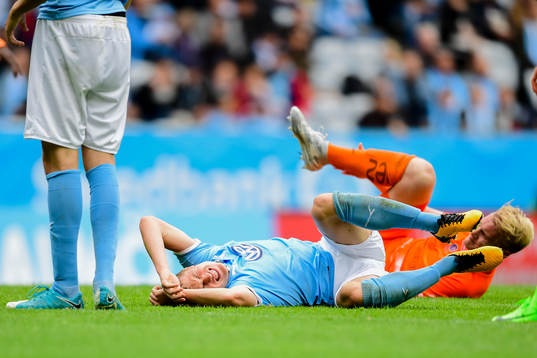 Malmö FFs Mattias Svanberg har ont