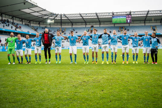 Malmö FFs spelare jublar mot publiken