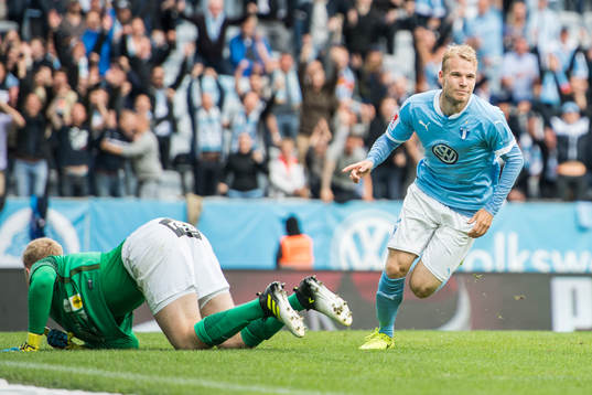 Malmö FFs Oscar Lewicki jublar