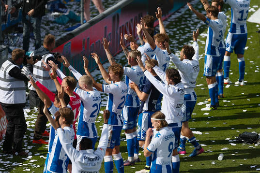 IFK Göteborgs spelare  jublar