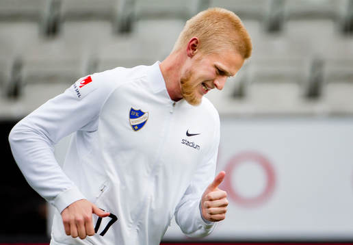 Norrköpings Karl Holmberg värmer upp