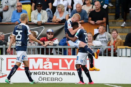 Norrköpings Karl Holmberg och Niclas Eliasson jublar