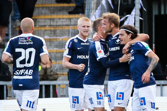 Norrköpings Sebastian Andersson och Karl Holmberg jublar