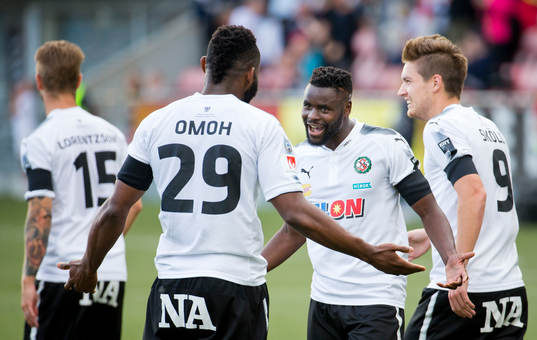 Örebros Maic Sema jublar
