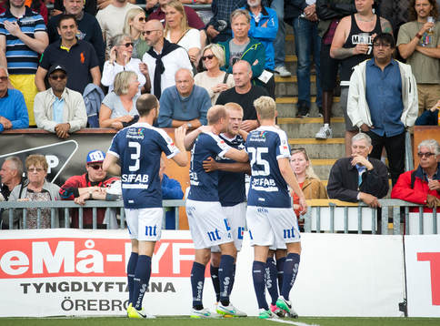 Norrköpings Karl Holmberg gör 1-1 och jublar